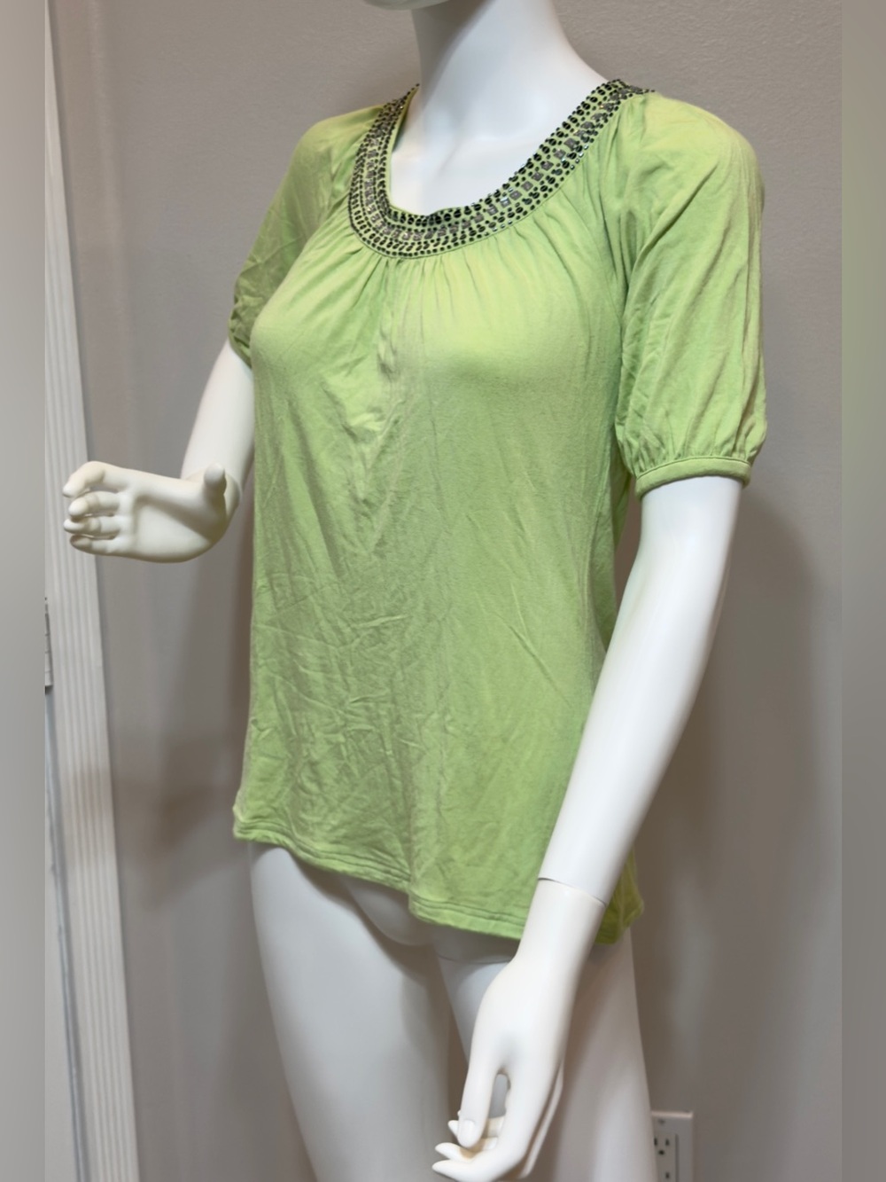 U- KNIT Women Blouse size : S with multiple stones designs at Crewneck . - Picture 3 of 10